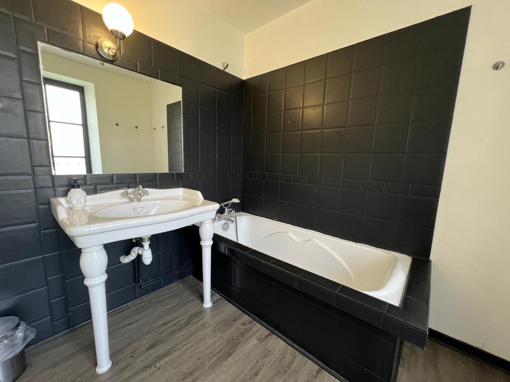 Le Bourgeois Grand T2 Appartement *
